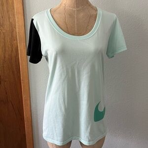 NIKE Japan sz L Light Green Training Top Black Sleeve Scoop Neck Big Swoosh